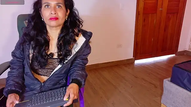 Vanessa 7  online show from 12-14-25, 01:49