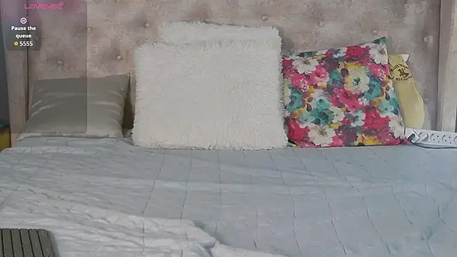 Leah Brooks online show from 12-16-25, 05:44