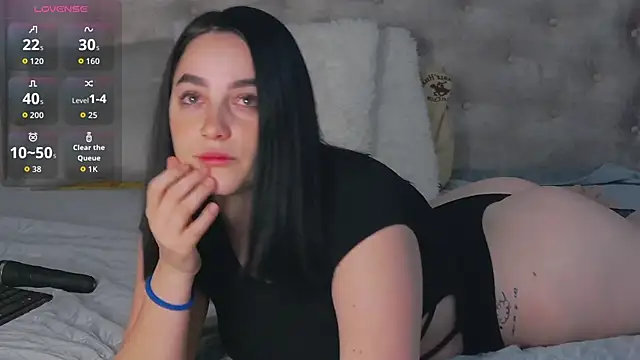 Leah Brooks online show from 11-24-25, 04:56