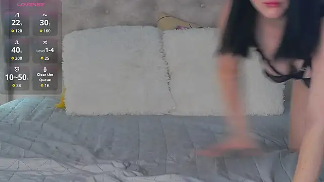 Leah Brooks online show from 12-18-25, 05:12