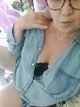 Snapshot of ForgeMeNot51 chatting on 10-12-25, 06:15 ForgeMeNot51 online show from 10-12-25, 06:15