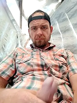 Snapshot of Canuseemeray chatting on 10-06-25, 03:24 Canuseemeray online show from 10-06-25, 03:24