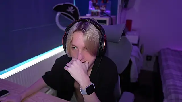 Snapshot of Serxyi chatting on 09-13-25, 08:36 Serxyi online show from 09-13-25, 08:36