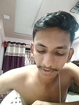 Snapshot of yung_cplz chatting on 10-16-25, 11:40 yung cplz online show from 10-16-25, 11:40