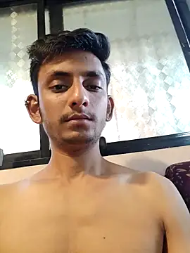 Snapshot of yung_cplz chatting on 12-22-25, 05:40 yung cplz online show from 12-22-25, 05:40