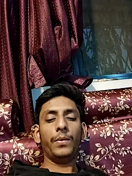 Snapshot of yung_cplz chatting on 02-14-26, 01:22 yung cplz online show from 02-14-26, 01:22