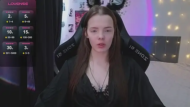 Luna Navy online show from 02-28-26, 06:24