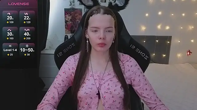 Luna Navy online show from 02-15-26, 07:09