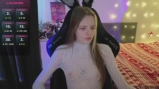 Luna Navy online show from 12-21-25, 08:16