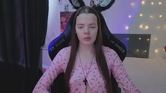 Luna Navy online show from 02-13-26, 07:08