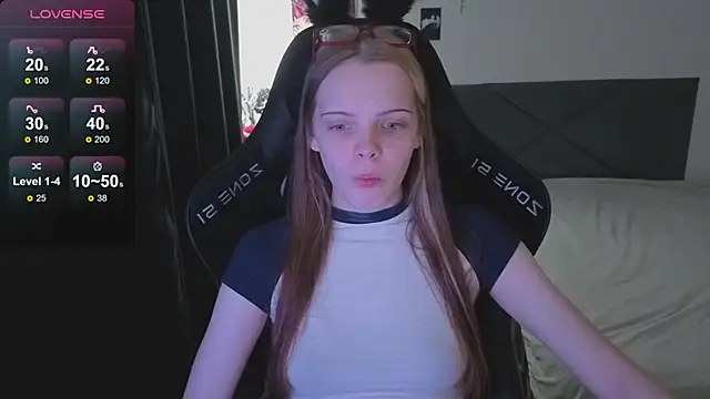 Luna Navy online show from 10-25-25, 09:08