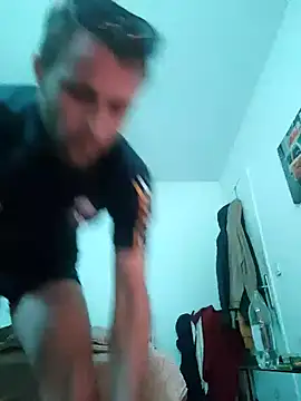 Snapshot of SexSavrem06 chatting on 10-04-25, 06:20 SexSavrem06 online show from 10-04-25, 06:20