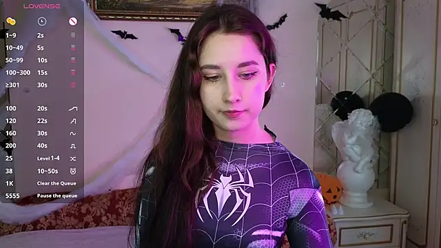 Eva Maller online show from 10-31-25, 04:42