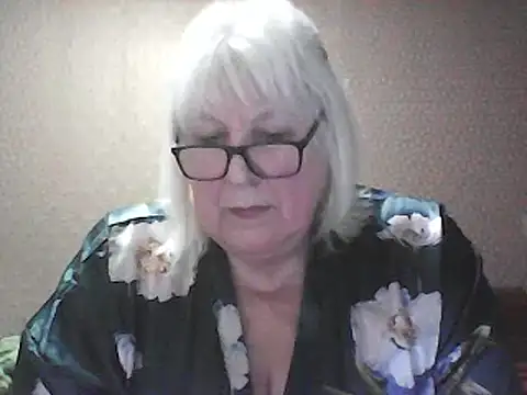Snapshot of Alexia64231 chatting on 03-11-26, 04:34 Alexia64231 online show from 03-11-26, 04:34