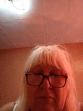 Snapshot of Alexia64231 chatting on 07-11-26, 03:18 Alexia64231 online show from 07-11-26, 03:18