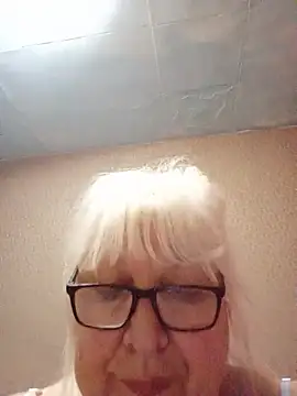 Snapshot of Alexia64231 chatting on 07-24-26, 04:25 Alexia64231 online show from 07-24-26, 04:25