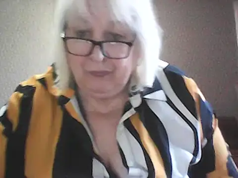 Snapshot of Alexia64231 chatting on 03-11-26, 04:28 Alexia64231 online show from 03-11-26, 04:28