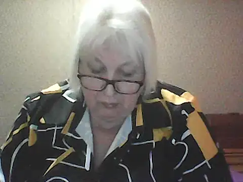 Alexia64231 online show from 10-17-25, 03:36