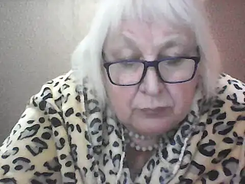 Alexia64231 online show from 10-04-25, 04:19