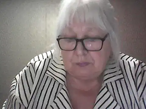 Snapshot of Alexia64231 chatting on 04-15-26, 03:49 Alexia64231 online show from 04-15-26, 03:49