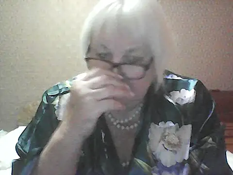 Alexia64231 online show from 09-24-25, 03:51