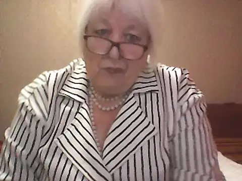 Alexia64231 online show from 10-03-25, 02:26