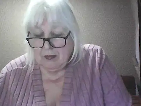 Snapshot of Alexia64231 chatting on 04-12-26, 02:31 Alexia64231 online show from 04-12-26, 02:31