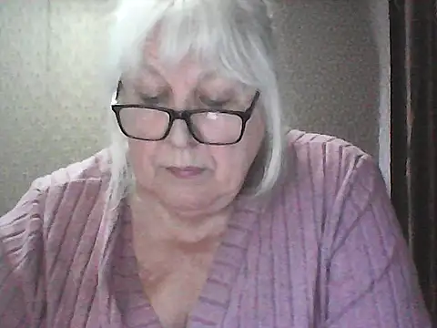 Snapshot of Alexia64231 chatting on 04-13-26, 02:43 Alexia64231 online show from 04-13-26, 02:43