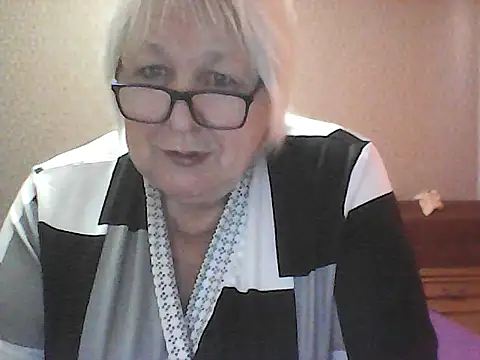 Alexia64231 online show from 10-21-25, 04:23