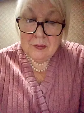 Alexia64231 online show from 11-09-25, 10:47