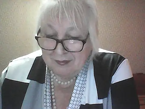 Alexia64231 online show from 10-17-25, 03:32
