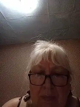 Snapshot of Alexia64231 chatting on 07-10-26, 02:11 Alexia64231 online show from 07-10-26, 02:11