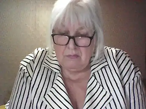 Snapshot of Alexia64231 chatting on 03-10-26, 04:00 Alexia64231 online show from 03-10-26, 04:00