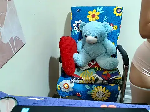 Snapshot of Sweet_jinns69 chatting on 06-12-26, 12:36 Sweet jinns69 online show from 06-12-26, 12:36