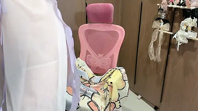 Lilium-520 online show from 12-22-25, 12:16