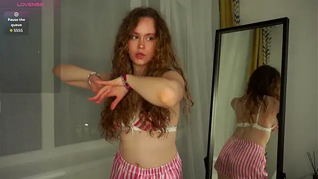 SusannaScholler online show from 09-21-25, 05:18