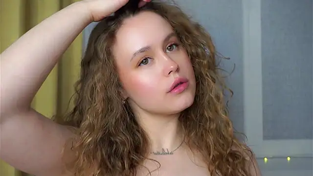 Snapshot of SusannaScholler chatting on 01-31-26, 08:29 SusannaScholler online show from 01-31-26, 08:29