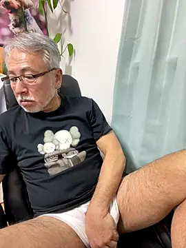 gholly2007 online show from 12-18-25, 07:46