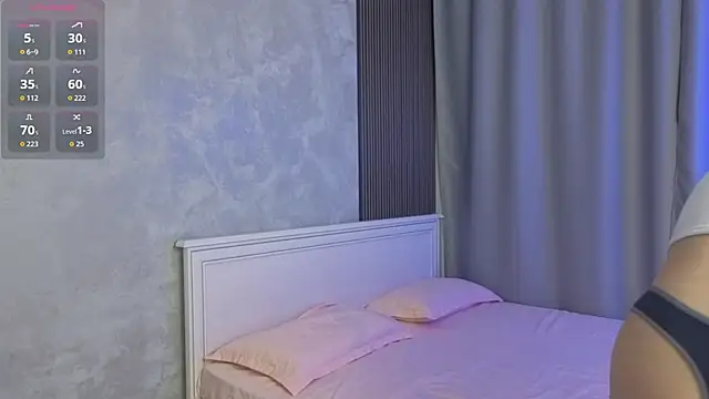 akino hen online show from 09-30-25, 04:13