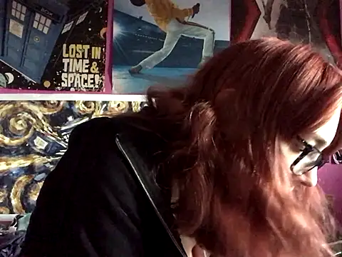 Snapshot of ivysplayhouse chatting on 10-18-25, 11:23 ivysplayhouse online show from 10-18-25, 11:23