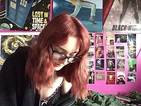 Snapshot of ivysplayhouse chatting on 10-12-25, 01:23 ivysplayhouse online show from 10-12-25, 01:23