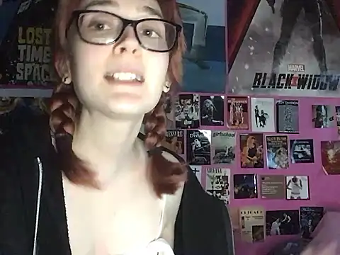 Snapshot of ivysplayhouse chatting on 10-17-25, 04:42 ivysplayhouse online show from 10-17-25, 04:42