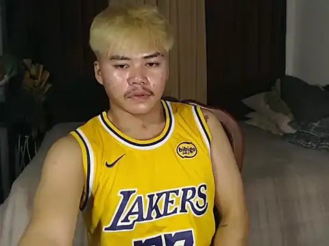 hot emman online show from 04-13-26, 12:42