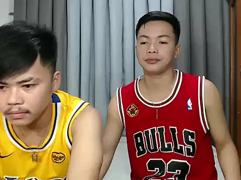 hot emman online show from 10-27-25, 11:00