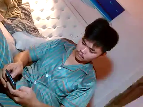 hot emman online show from 04-09-26, 04:25