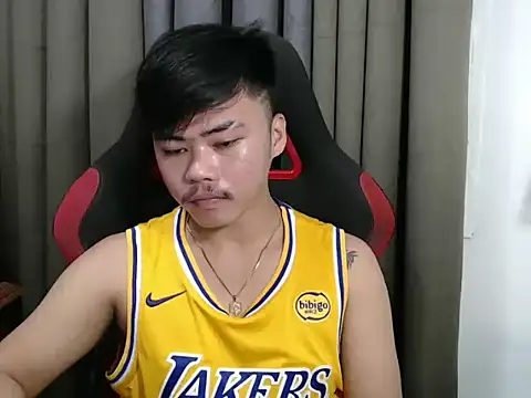 hot emman online show from 10-26-25, 04:35