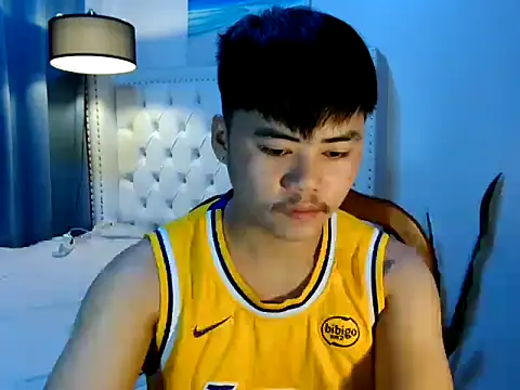 hot emman online show from 03-25-26, 12:11