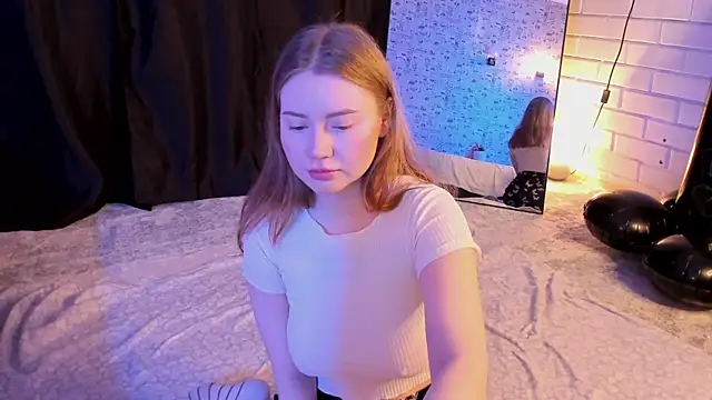 Lillie Berry online show from 11-05-25, 04:37