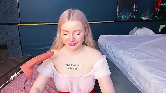 Lillie Berry online show from 04-18-26, 04:48