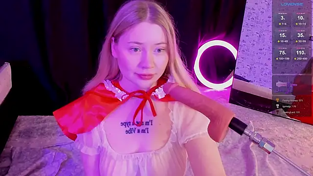 Lillie Berry online show from 11-24-25, 04:56